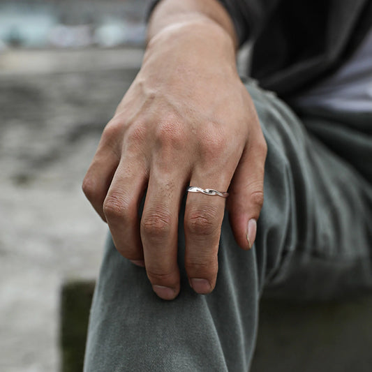 Men's Simple Twisted Adjustable Minimalist Wedding Ring - Unisex Mobius Design