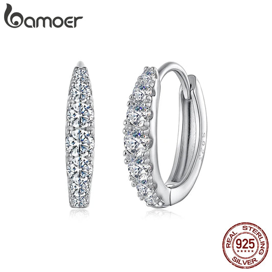 BAMOER Moissanite Huggie Creolen – Weißgold plattiert 925 Sterling Silber