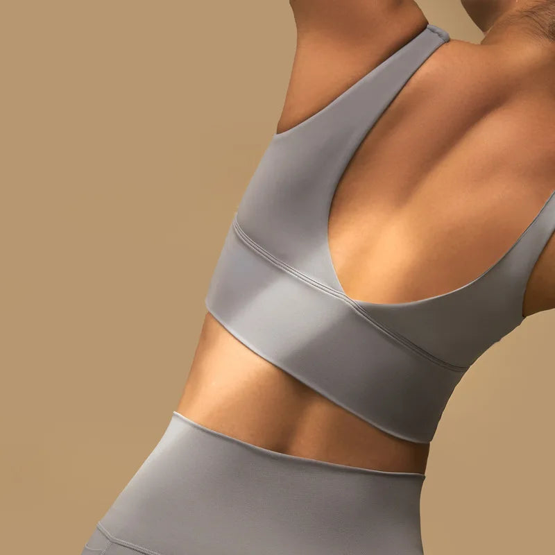 SOISOU Women’s Yoga Sports Bra - Deep V Design, Removable Cups, Comfortable Fit