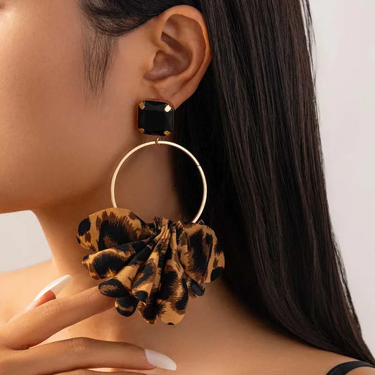 Retro Leopard Print Fabric Drop Earrings for Women - Exaggerated Black Crystal Geometric Circle Petal Pendant Jewelry Gift