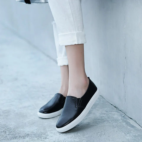 WOIZGIC Women's Genuine Leather White Loafers