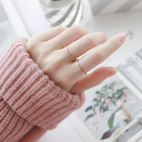 SUNIBI Frosted Stainless Steel Ring for Women – Elegant Gold Finger Ring for Fashion and Weddings