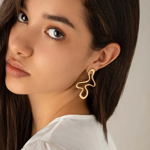 Minimalist Metal Irregular Hollow Pendant Earrings - Gold Geometric Statement Jewelry for Women