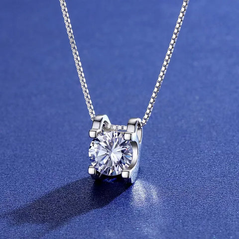 IOGOU 0.5ct D Moissanite Pendant Necklace in 18k Rose Gold Plated