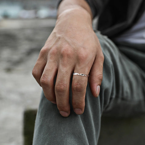 Men's Simple Twisted Adjustable Minimalist Wedding Ring - Unisex Mobius Design