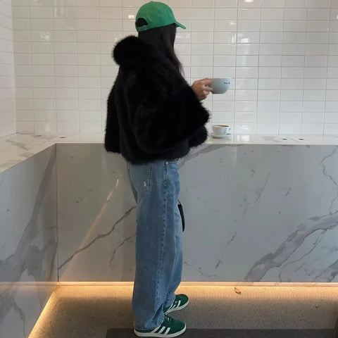 MUJER Black Faux Fur Coat for Women - Plush Autumn Winter Streetwear Outerwear