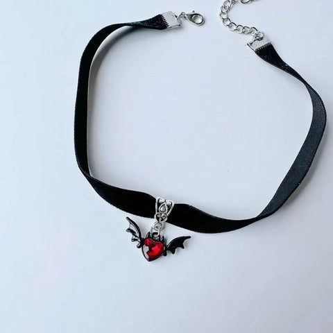 Punk Black Bat Wings Pendant Choker Necklace for Women - Gothic Red Heart Crystal Clavicle Chain Jewelry