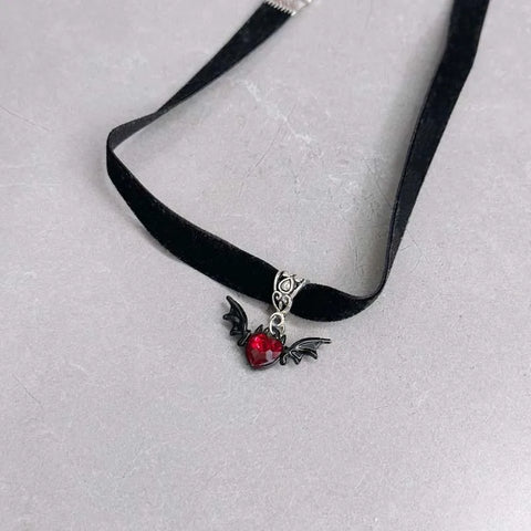 Punk Black Bat Wings Pendant Choker Necklace for Women - Gothic Red Heart Crystal Clavicle Chain Jewelry