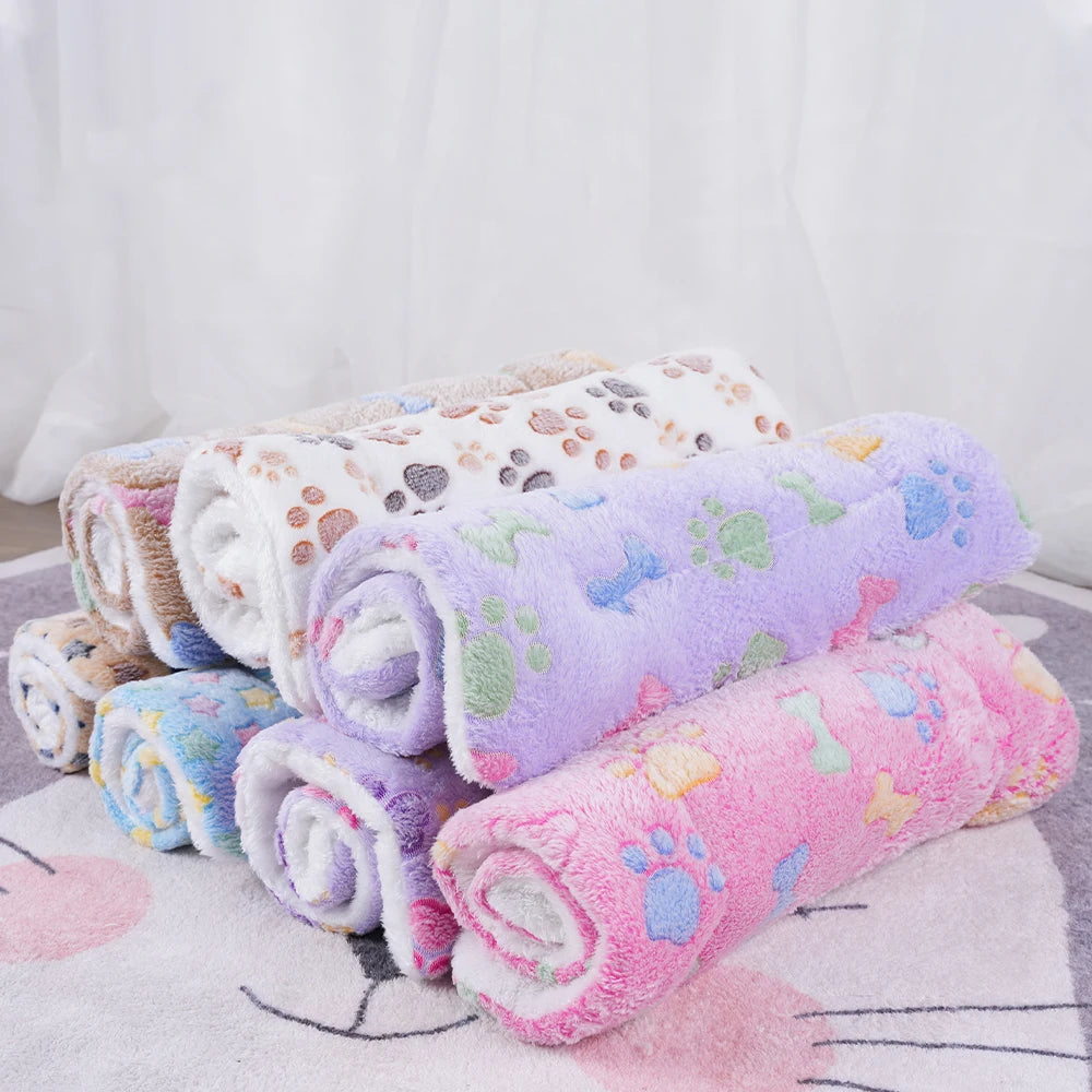 Cozy Flannel Dog Bed Blanket - Washable Plush Cushion for Pets
