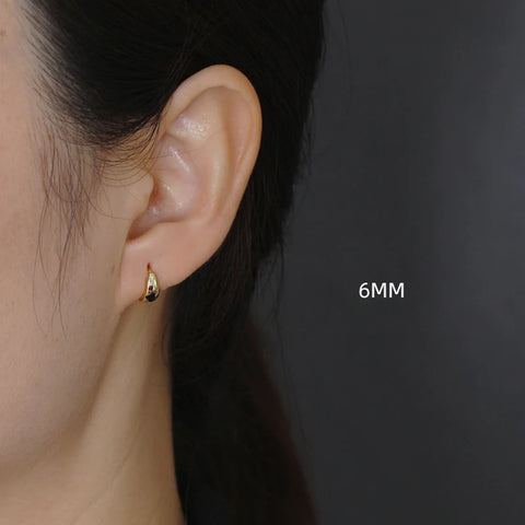 WANTME 925 Sterling Silver Wide Huggies Gothic Hoop Earrings