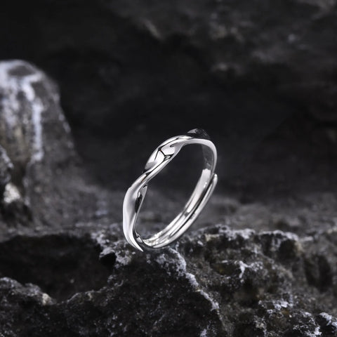Men's Simple Twisted Adjustable Minimalist Wedding Ring - Unisex Mobius Design