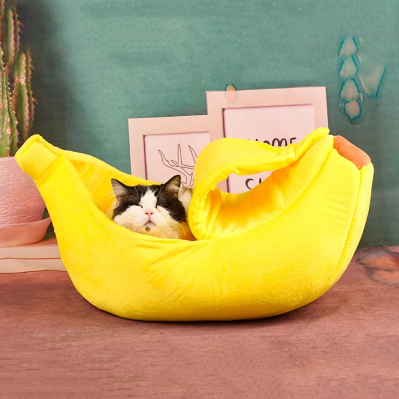 Banana Shaped Pet Bedding - Cozy Cat Nest Mat & Warm Sleeping Bag for Kittens and Small Dogs