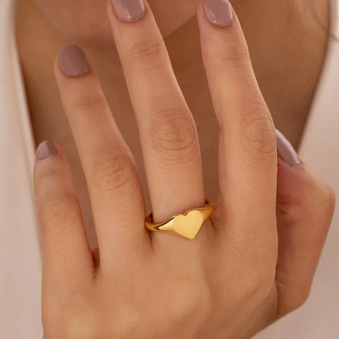 eManco Stainless Steel Punk Style Minimalist Round Ring - Gold Plated Women's Ring for Parties and Festivals