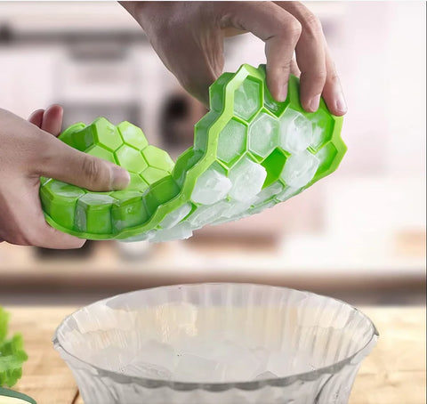 Large-Capacity Silicone Ice Trays Mold - Reusable Honeycomb Ice Cube Maker with Lids