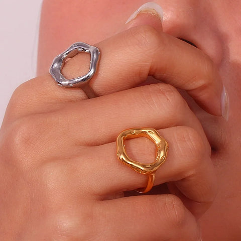 Vintage Circle Motif Stainless Steel Ring for Women - Unique Melted Texture Jewelry