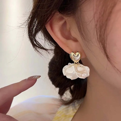 Vintage White Heart Shell Flower Drop Earrings – Elegant Wedding Jewelry Gift for Women