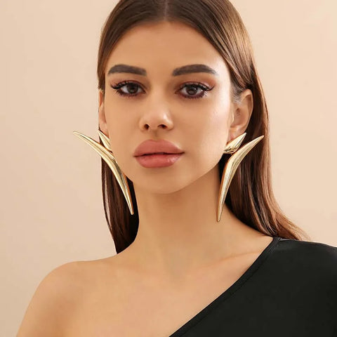Exaggerated Metal Triangle Bend Pointed Earrings for Women - Minimalist Geometric Curved Stud Jewelry for 2025