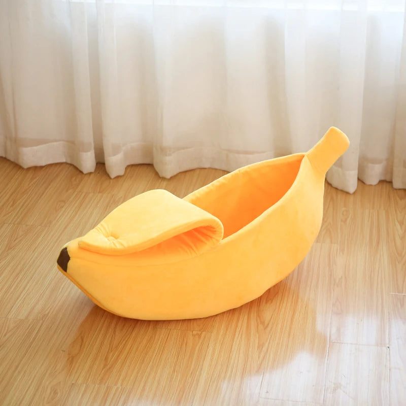 Banana Shaped Pet Bedding - Cozy Cat Nest Mat & Warm Sleeping Bag for Kittens and Small Dogs