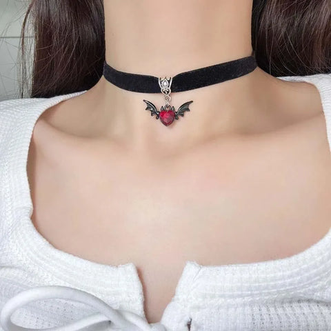 Punk Black Bat Wings Pendant Choker Necklace for Women - Gothic Red Heart Crystal Clavicle Chain Jewelry
