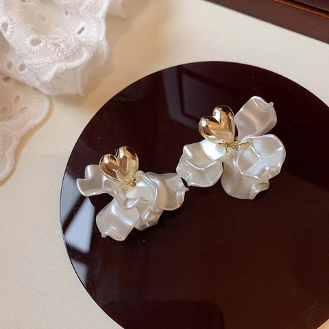 Vintage White Heart Shell Flower Drop Earrings – Elegant Wedding Jewelry Gift for Women