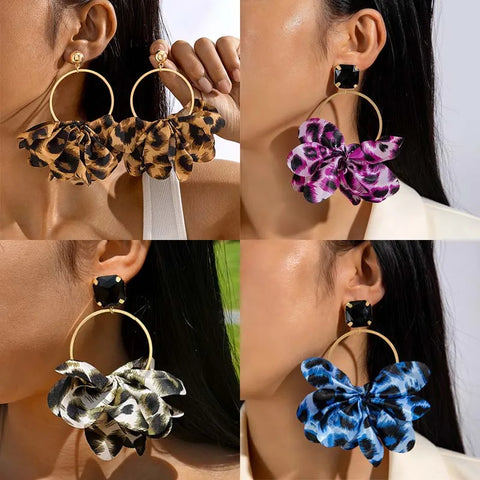 Retro Leopard Print Fabric Drop Earrings for Women - Exaggerated Black Crystal Geometric Circle Petal Pendant Jewelry Gift