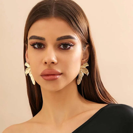 Exaggerated Personality Metal Geometric Leaf Stud Earrings for Women - Irregular Wrinkled Texture Party Jewelry Gift