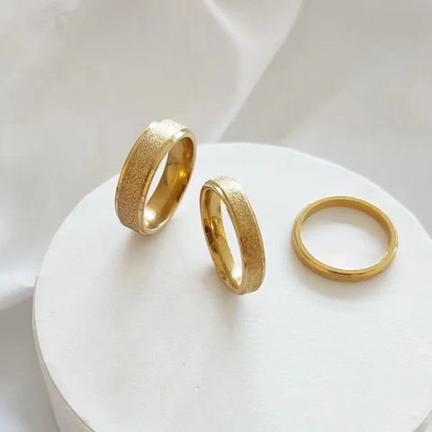 SUNIBI Frosted Stainless Steel Ring for Women – Elegant Gold Finger Ring for Fashion and Weddings