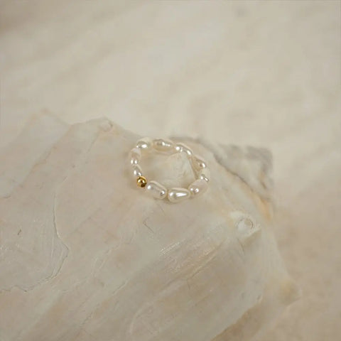 eManco Korean Imitation Pearl Minimalist Finger Ring - Elegant White Round Pearl Wedding Anniversary Gift