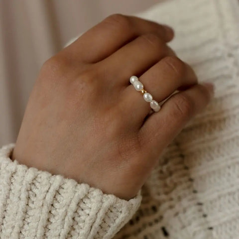 eManco Korean Imitation Pearl Minimalist Finger Ring - Elegant White Round Pearl Wedding Anniversary Gift