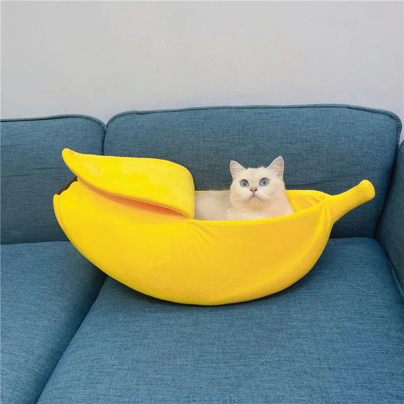 Banana Shaped Pet Bedding - Cozy Cat Nest Mat & Warm Sleeping Bag for Kittens and Small Dogs