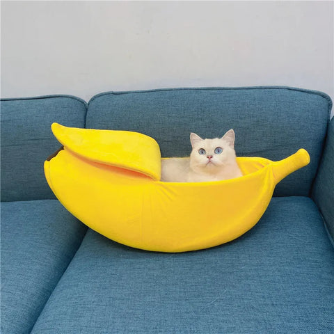 Banana Shaped Pet Bedding - Cozy Cat Nest Mat & Warm Sleeping Bag for Kittens and Small Dogs
