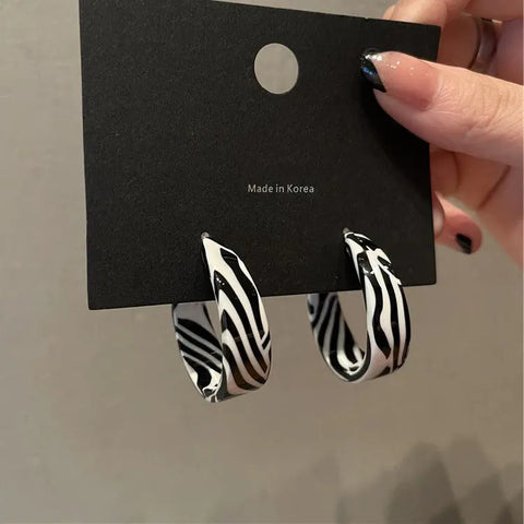 Vintage Black Leopard Print Circle Drop Earrings for Women - Trendy Acrylic Round Geometric Dangle Jewelry 2025