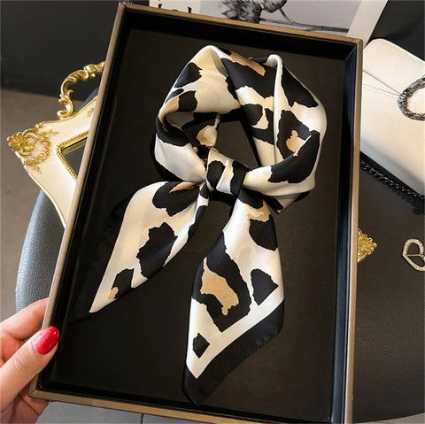 2025 New Fashion 70X70cm Printed Women's Pashmina Silk Scarf