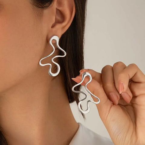 Minimalist Metal Irregular Hollow Pendant Earrings - Gold Geometric Statement Jewelry for Women