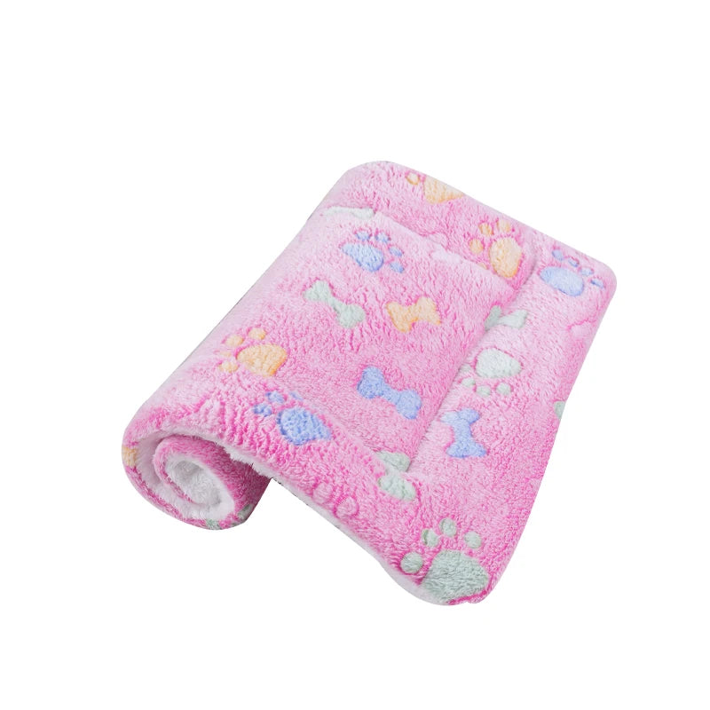 Cozy Flannel Dog Bed Blanket - Washable Plush Cushion for Pets