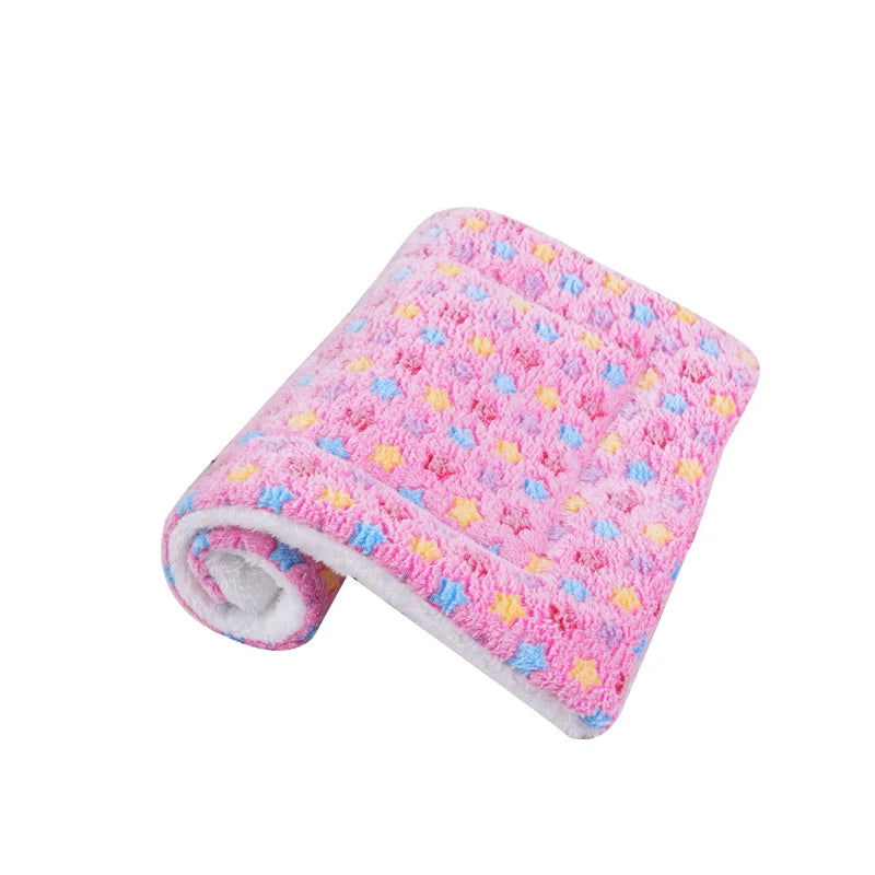 Cozy Flannel Dog Bed Blanket - Washable Plush Cushion for Pets
