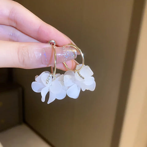 Vintage White Heart Shell Flower Drop Earrings – Elegant Wedding Jewelry Gift for Women