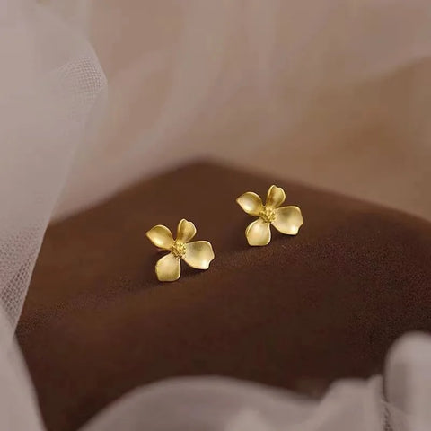 2025 Trendy Metal C-shaped Acrylic Flower Pendant Earrings for Women - Vintage Coffee Petal Jewelry