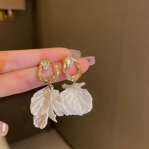 Vintage White Heart Shell Flower Drop Earrings – Elegant Wedding Jewelry Gift for Women