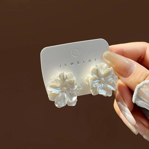 Vintage White Heart Shell Flower Drop Earrings – Elegant Wedding Jewelry Gift for Women