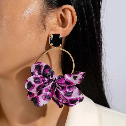 Retro Leopard Print Fabric Drop Earrings for Women - Exaggerated Black Crystal Geometric Circle Petal Pendant Jewelry Gift