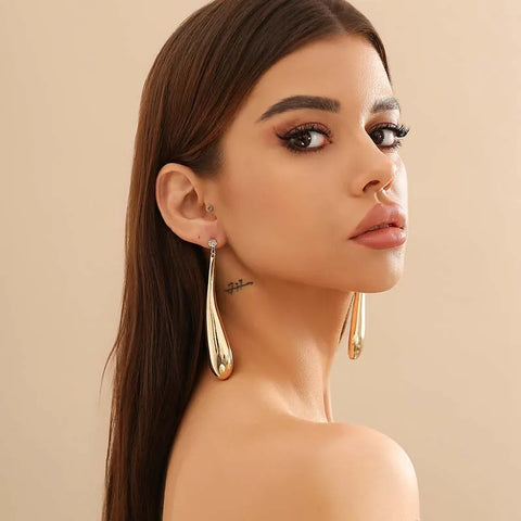 Exaggerated Metal Triangle Bend Pointed Earrings for Women - Minimalist Geometric Curved Stud Jewelry for 2025