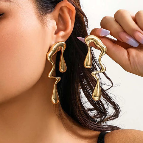 Exaggerated Metal Triangle Bend Pointed Earrings for Women - Minimalist Geometric Curved Stud Jewelry for 2025