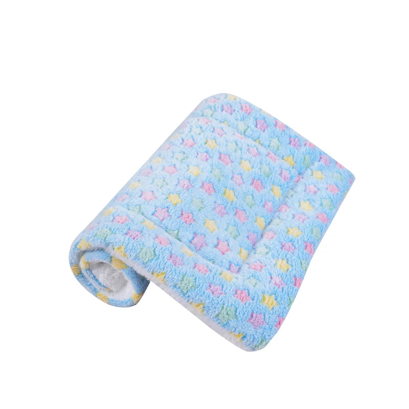 Cozy Flannel Dog Bed Blanket - Washable Plush Cushion for Pets