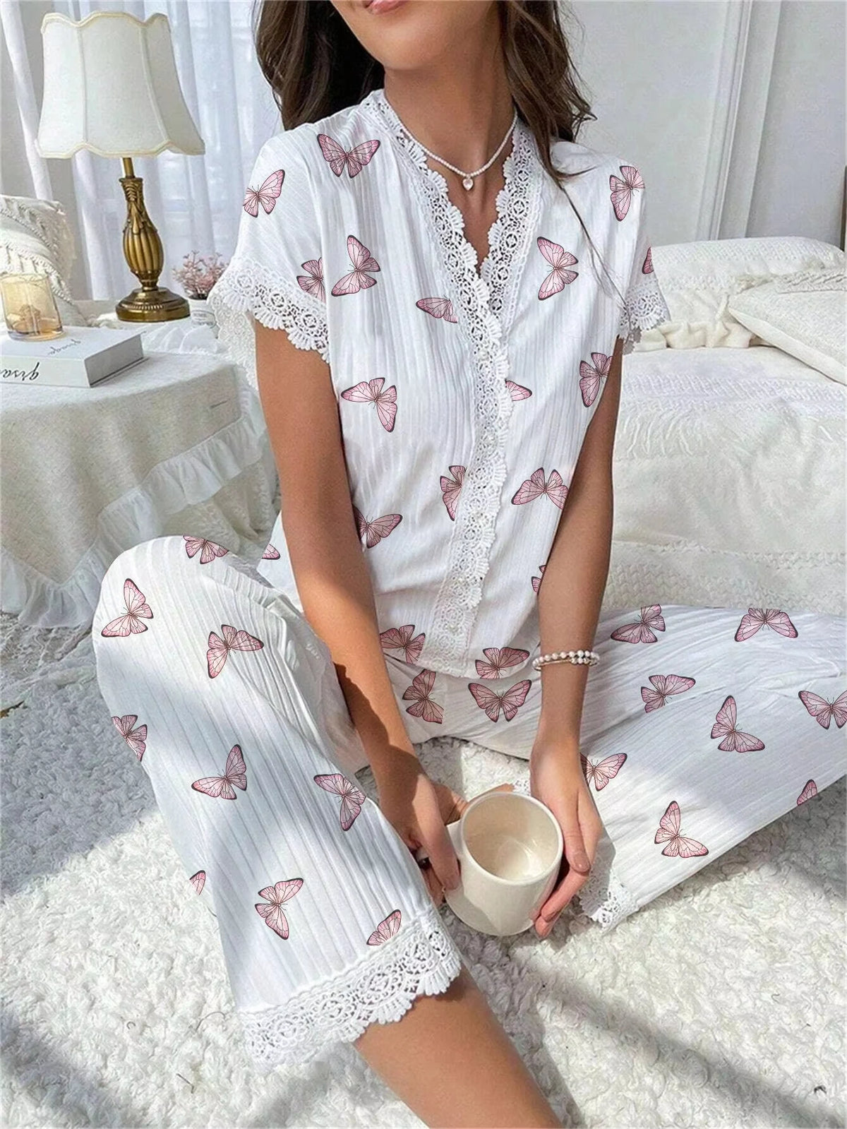 Pyjamaset met kersenprint en kant