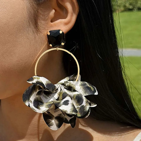 Retro Leopard Print Fabric Drop Earrings for Women - Exaggerated Black Crystal Geometric Circle Petal Pendant Jewelry Gift