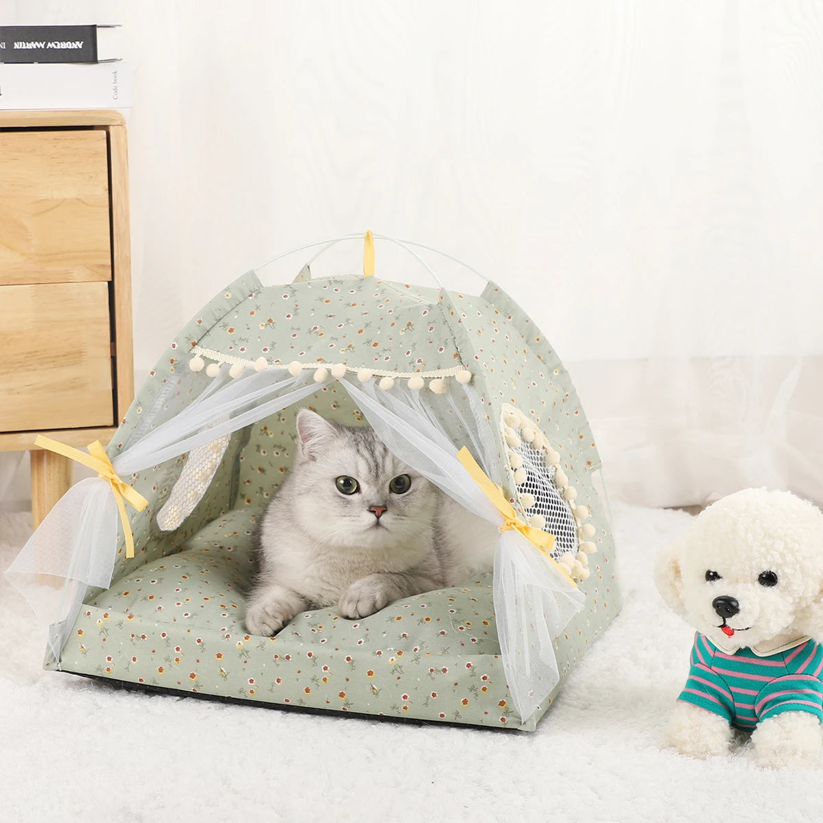 Cozy Clamshell Cat Tent Bed - Perfect for Your Feline Friend